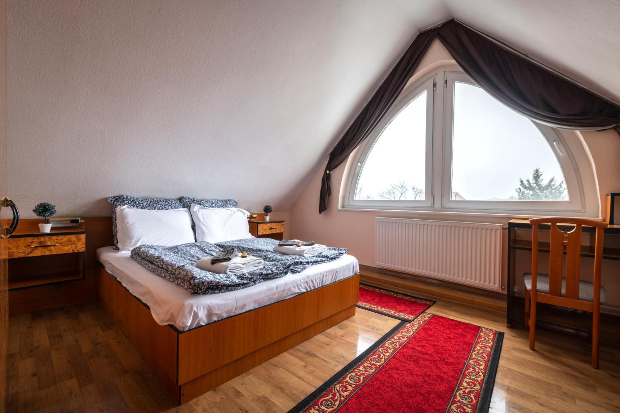 Kristal Gellert Hill Szálloda
