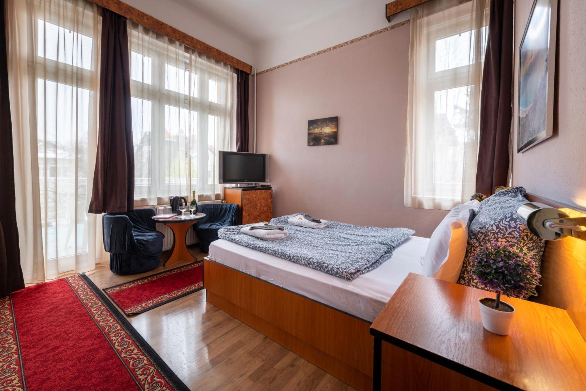 Kristal Gellert Hill Szálloda *